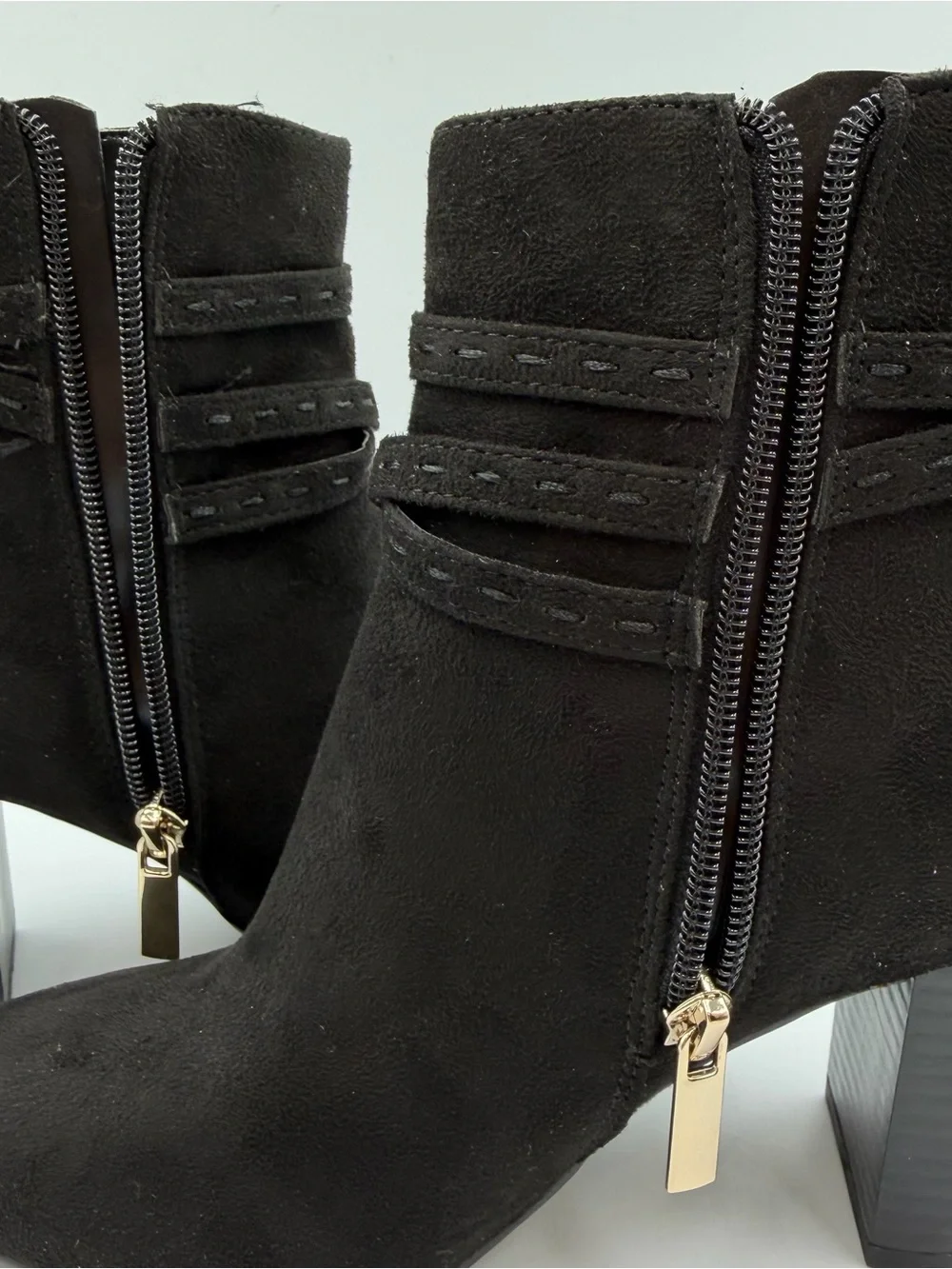 Bandolino Black Faux Suede Ankle Boot Bootie OCorn2 Womens 5.5M Interior Zip